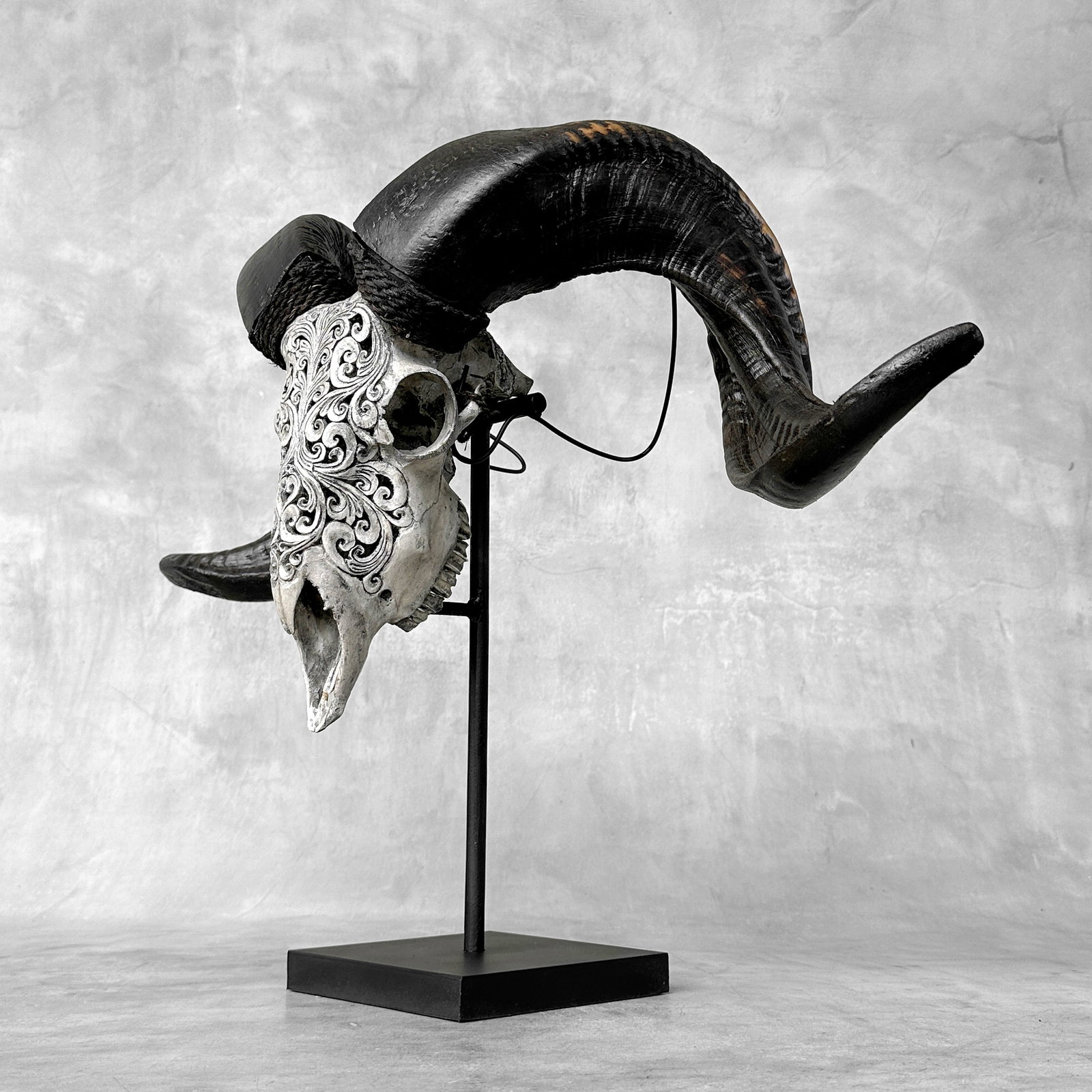 Carved grey ram skull - Traditional Balinese motif - 4