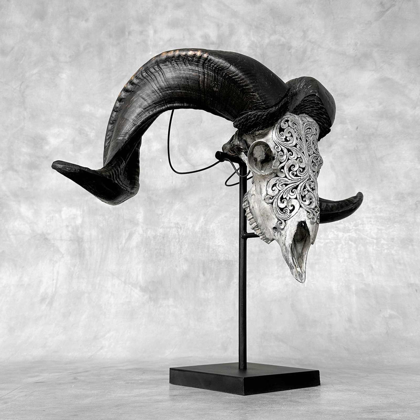 Carved grey ram skull - Traditional Balinese motif - 9