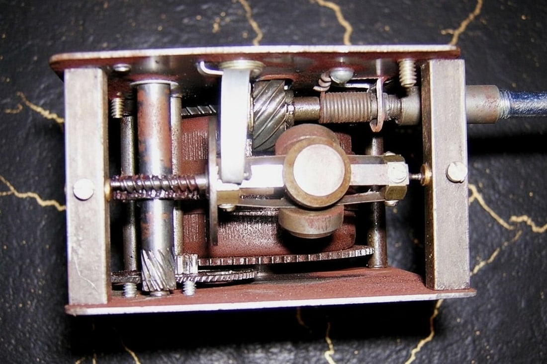 Antique Style Hexagonal Phonograph Brass Horn Hand Crank Music Player 78rpm - 5