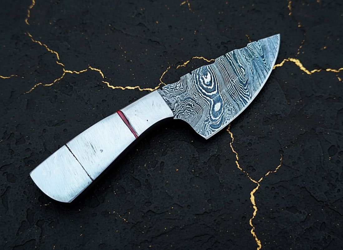 Hand Forged Damascus Steel Mini EDC Neck Dagger Knife with Leather Sheath (1 of 4)