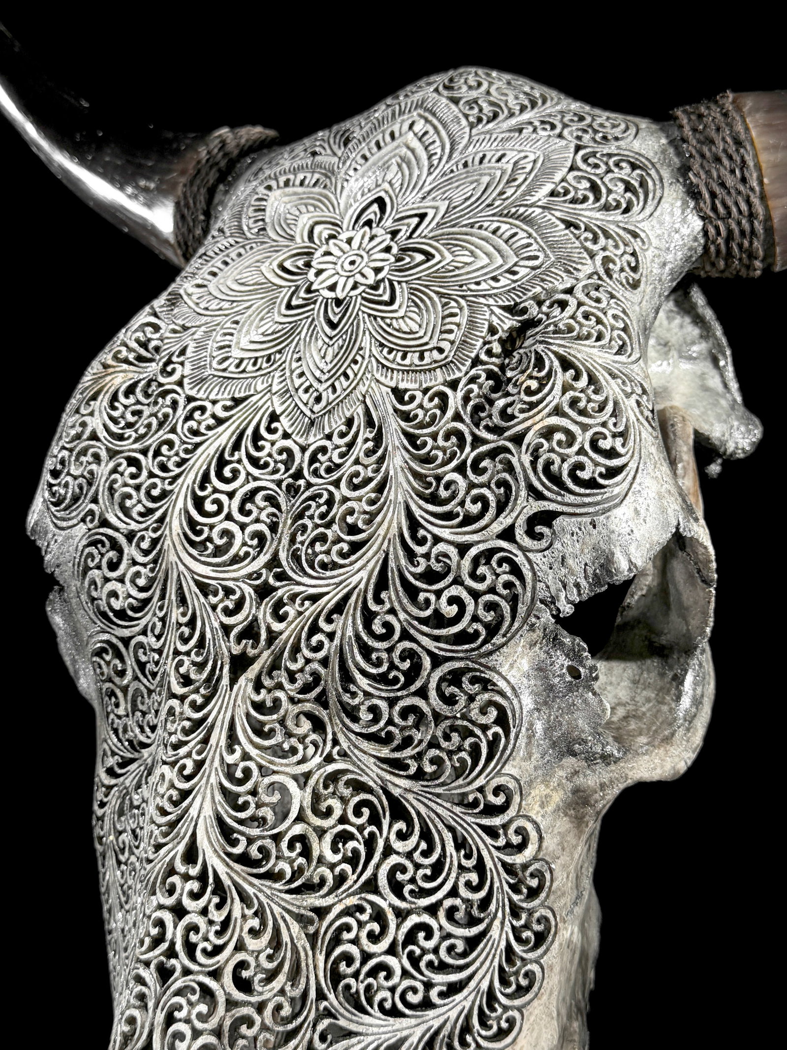 Grey bull's skull - Flower mandala motif - 8