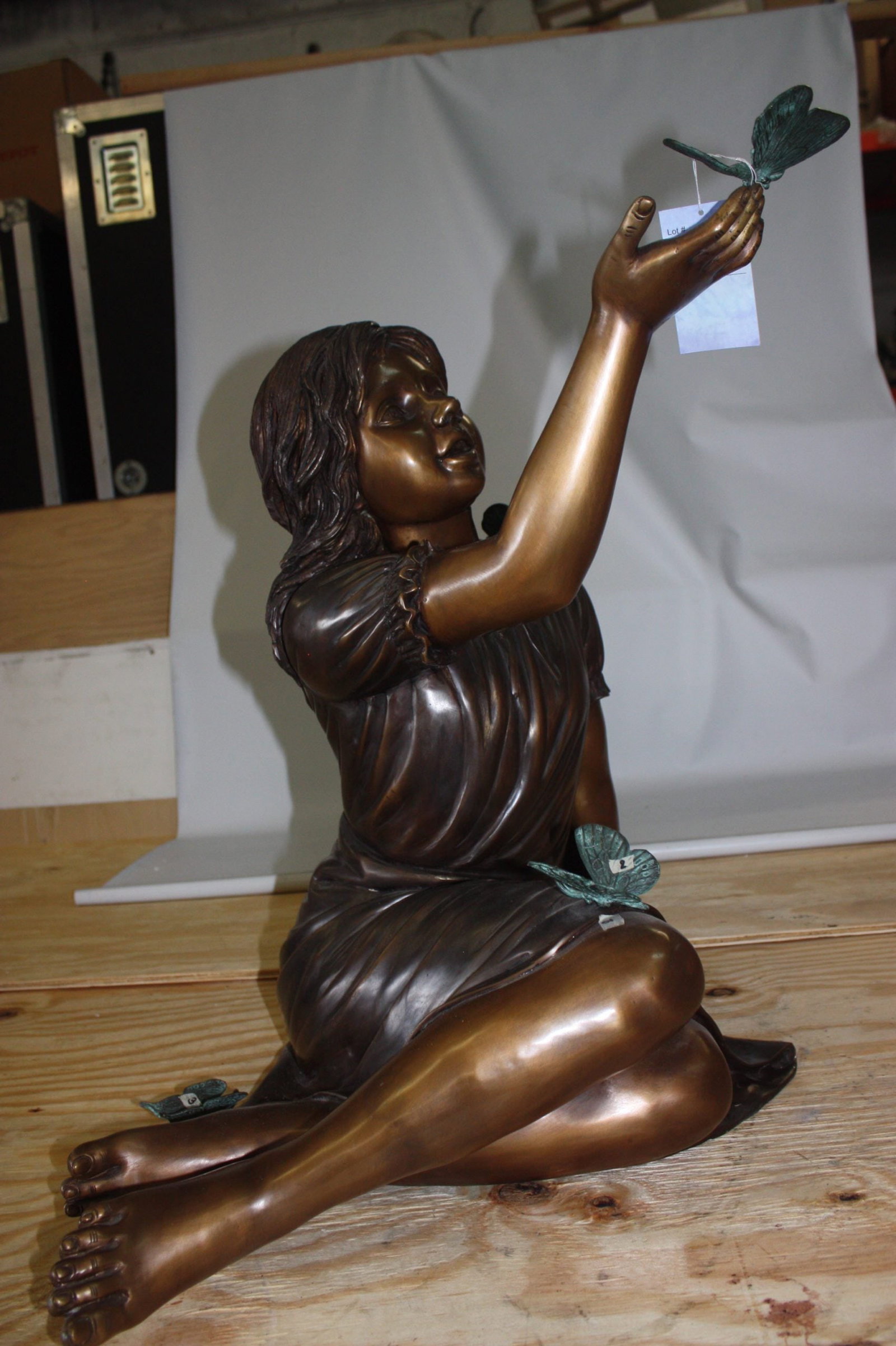 Girl with butterflies - Bronze Statue - 12