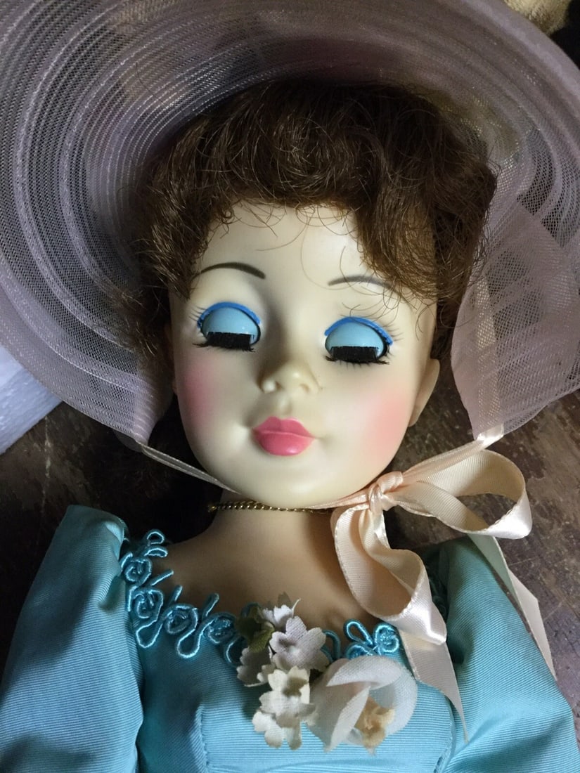 Vintage Collectible Agatha Portrait Doll by Madame Alexander - 4