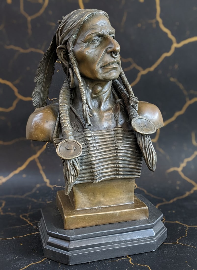 Western Tribal Chief Feathered Headdress Bronze Sculpture Heavy Art Statue: Title:Western Tribal Chief Feathered Headdress Bronze Sculpture Heavy Art Statue Description:This extraordinary bronze bust captures the powerful essence of a Native American warrior chief. Meticulous