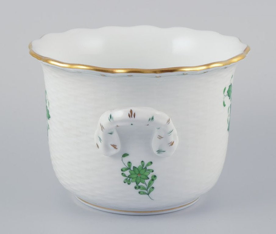 Herend, Hungary. Chinese Bouquet Apponyi Green. Porcelain flowerpot with handles. Mid-20th century. - 2