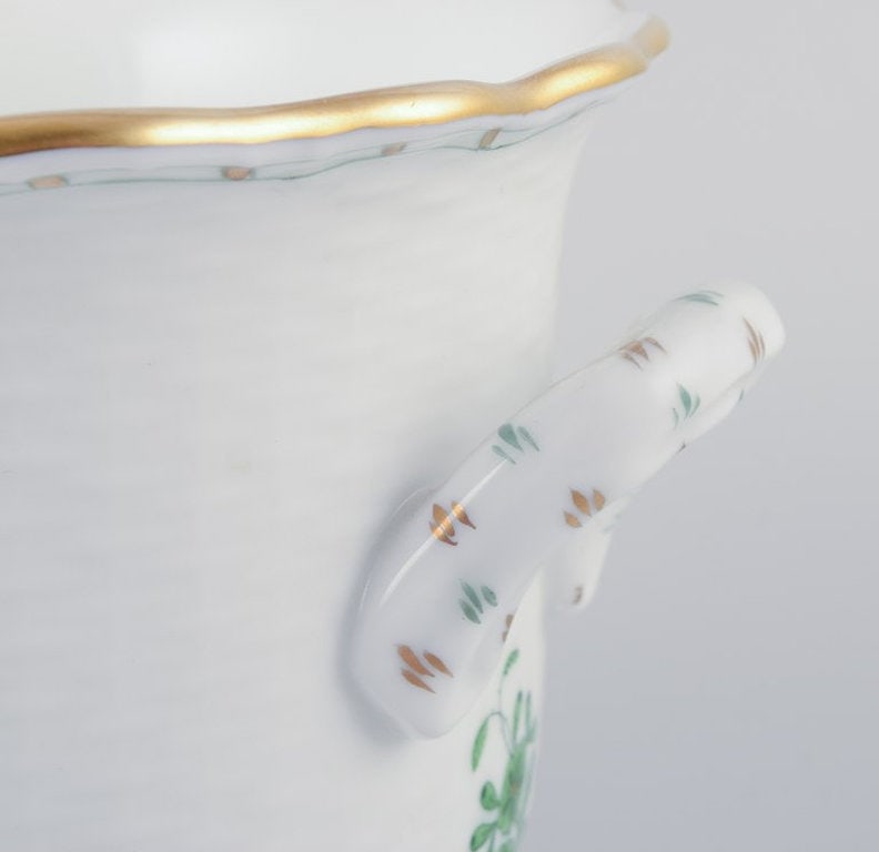Herend, Hungary. Chinese Bouquet Apponyi Green. Porcelain flowerpot with handles. Mid-20th century. - 4