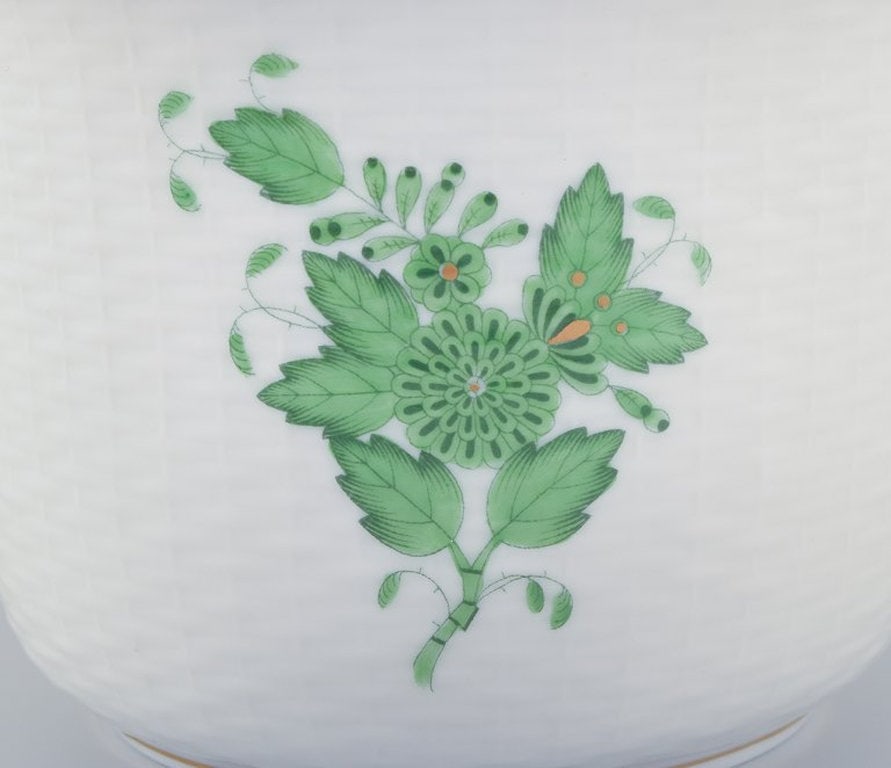Herend, Hungary. Chinese Bouquet Apponyi Green. Porcelain flowerpot with handles. Mid-20th century. - 3