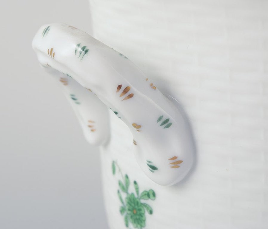 Herend, Hungary. Chinese Bouquet Apponyi Green. Porcelain flowerpot with handles. Mid-20th century. - 4