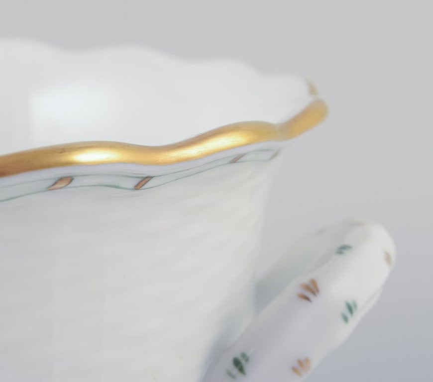 Herend, Hungary. Chinese Bouquet Apponyi Green. Porcelain flowerpot with handles. Mid-20th century. - 5