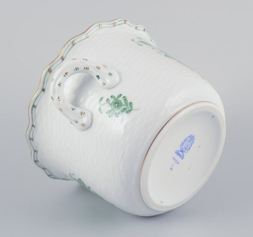 Herend, Hungary. Chinese Bouquet Apponyi Green. Porcelain flowerpot with handles. Mid-20th century. - 6