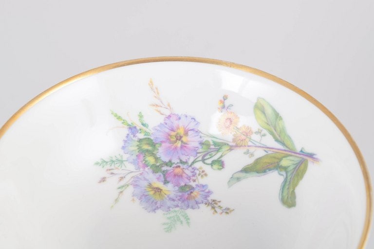 Krautheim, Germany. Set of six "Primula" porcelain bowls with floral decoration and gilt rim. - 2