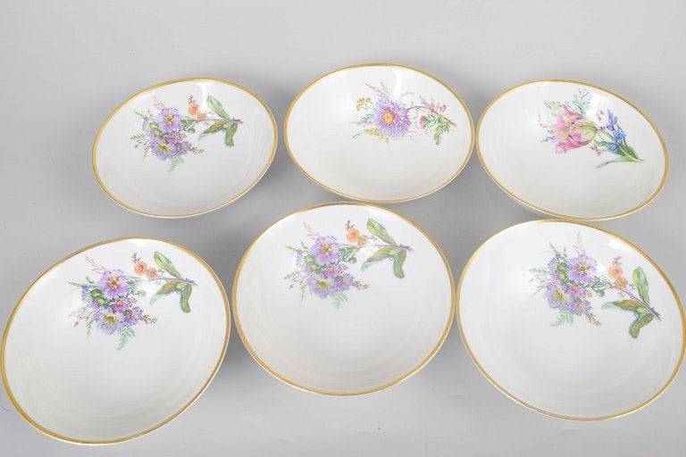 Krautheim, Germany. Set of six "Primula" porcelain bowls with floral decoration and gilt rim. - 3