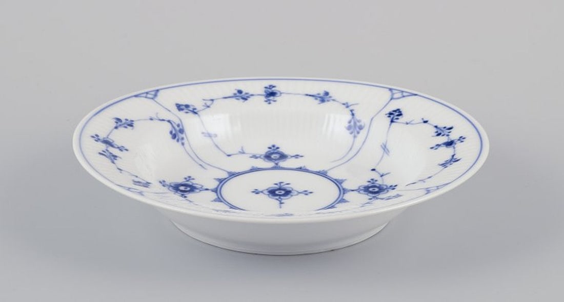 Royal Copenhagen Blue Fluted Plain. A set of five small deep plates in hand-painted porcelain. - 2