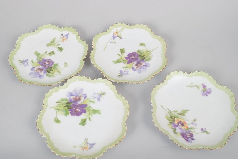 Rosenthal, Germany. Set of six porcelain fruit plates with gilding. 'Monbijou' series. Mid-20th - 2