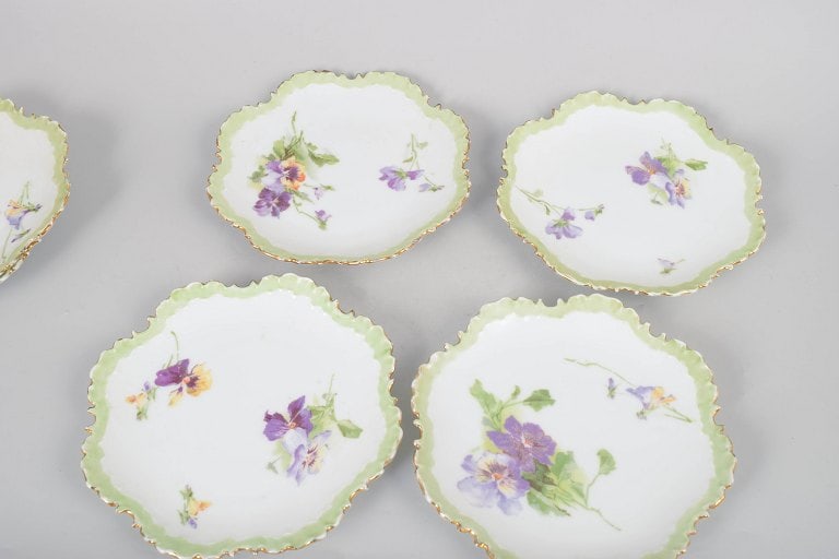 Rosenthal, Germany. Set of six porcelain fruit plates with gilding. 'Monbijou' series. Mid-20th - 3
