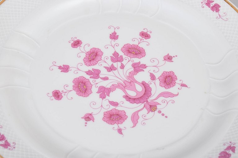 Hollohaza, Hungary. Set of six white porcelain dinner plates with pink floral decoration and gilt - 3