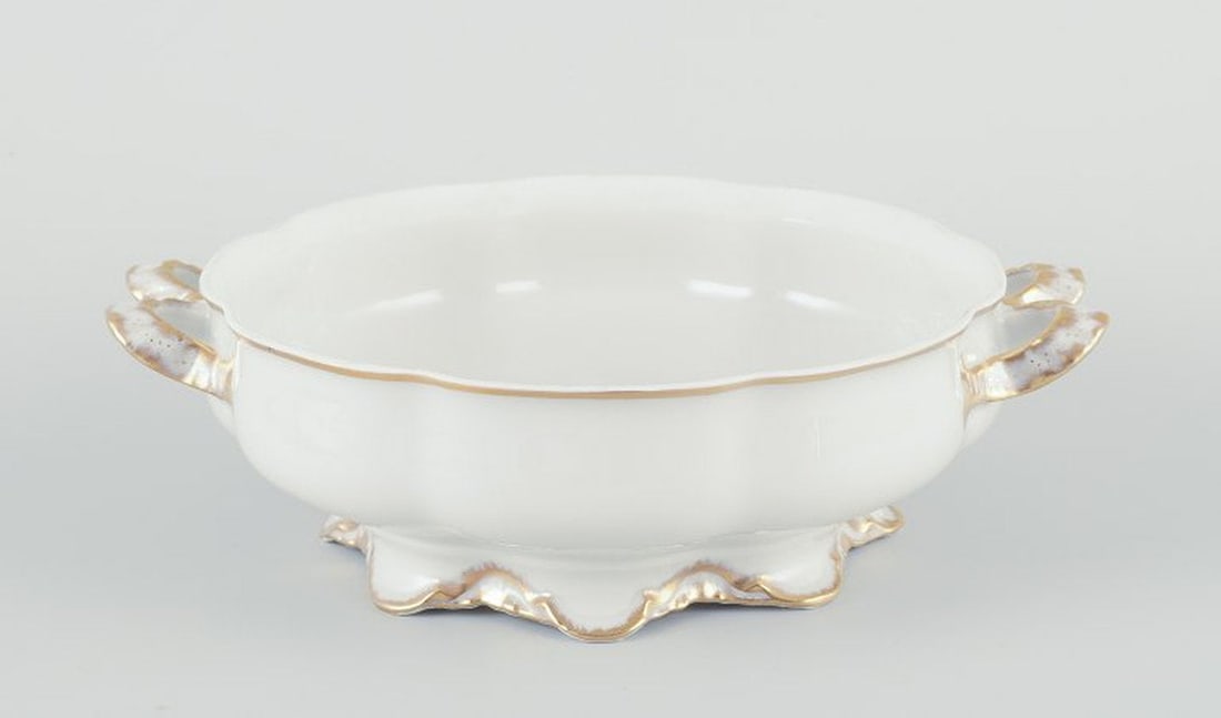 Haviland, France. Round white porcelain tureen with lid. 1930s. - 3