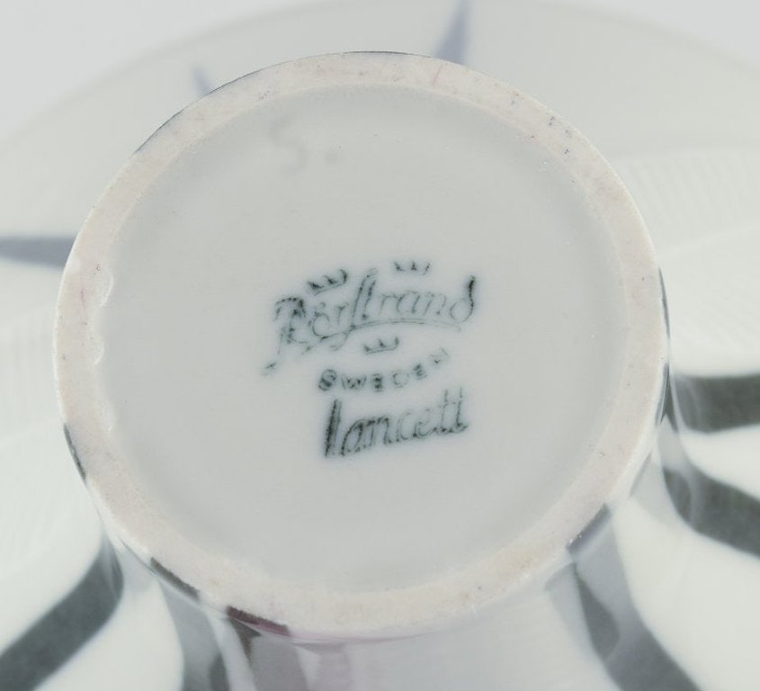Rorstrand, Sweden. Modernist 'Lancett' porcelain vase. Mid-20th century. - 5