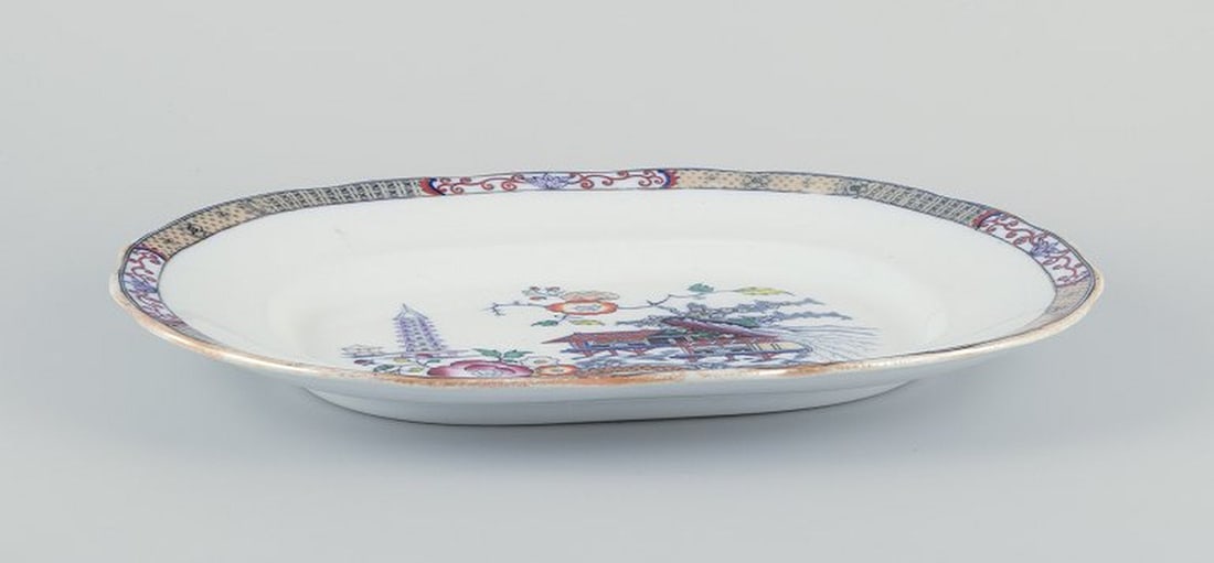 Rorstrand, Sweden. Large oval 'Japan' dish made of faience. Early 20th century. - 2