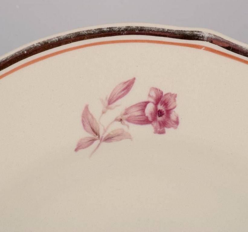 Arabia, Finland. A set of seven deep 'Myrna' faience plates. Approximately 1940s. - 4