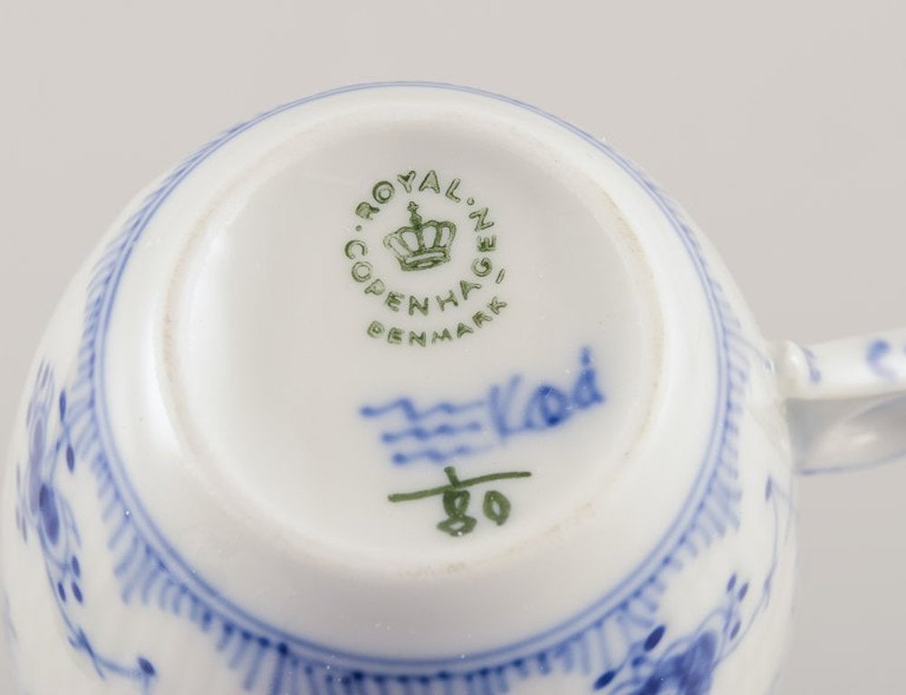 Royal Copenhagen Blue Fluted Plain. A set of four porcelain coffee cups with saucers. 1969-1984. - 4