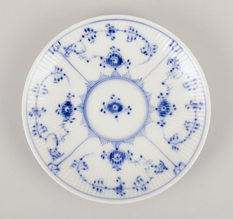 Royal Copenhagen Blue Fluted Plain. A set of four porcelain bouillon cups with matching saucers. - 6