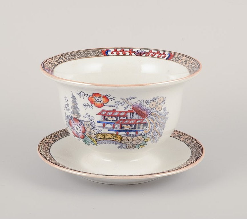 Rorstrand, Sweden. Two pieces of 'Japan' faience consisting of sauce bowl on foot and centerpiece - 2