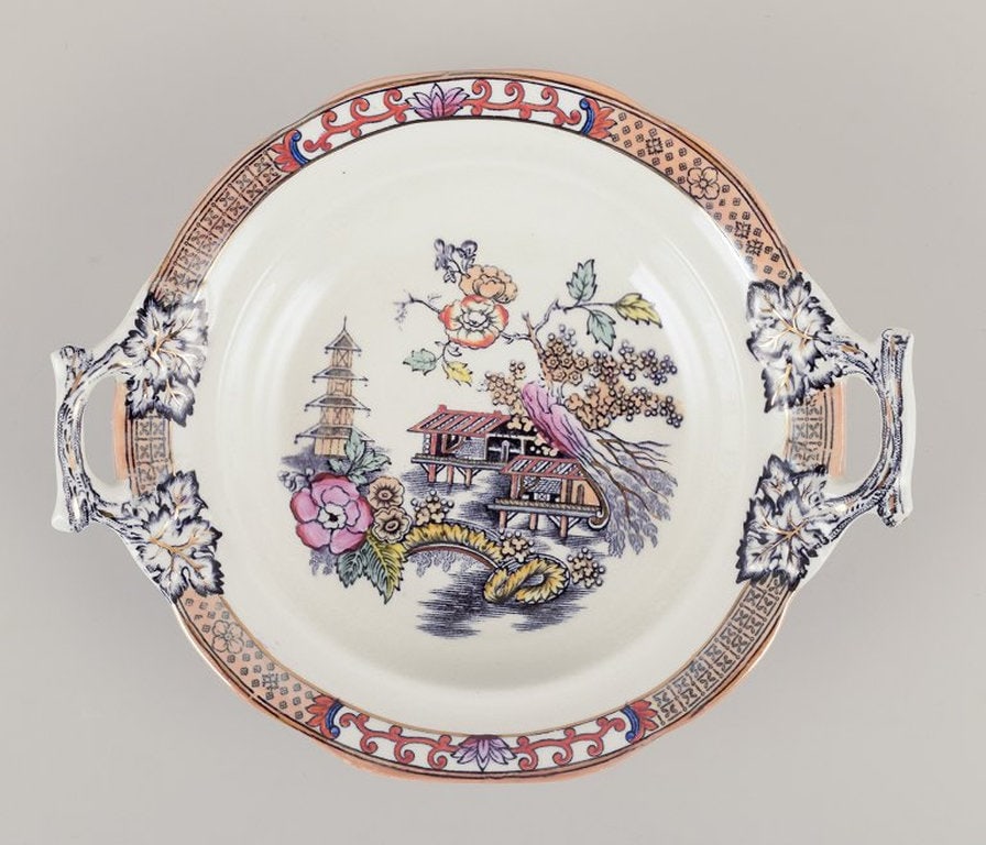 Rorstrand, Sweden. Two pieces of 'Japan' faience consisting of sauce bowl on foot and centerpiece - 6