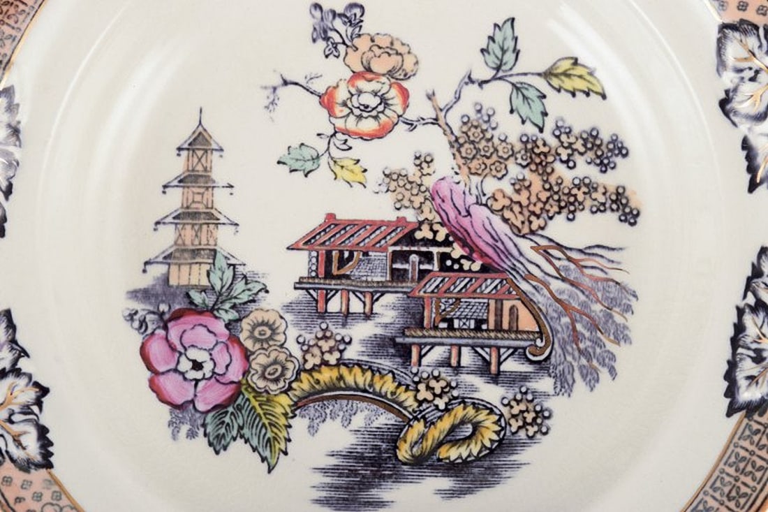 Rorstrand, Sweden. Two pieces of 'Japan' faience consisting of sauce bowl on foot and centerpiece - 7