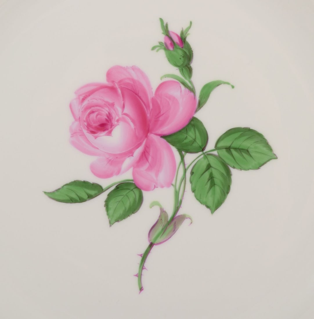 Meissen, Germany. Four dinner plates with a motif of pink rose. Approx. 1920/30s. - 3