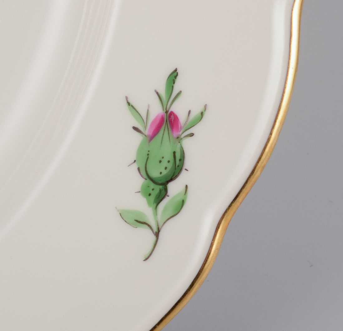 Meissen, Germany. Four dinner plates with a motif of pink rose. Approx. 1920/30s. - 7
