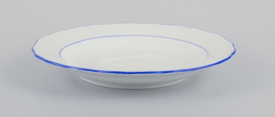 Meissen, Germany. A set of six dinner plates. White porcelain with blue rim. Early 20th century. - 4