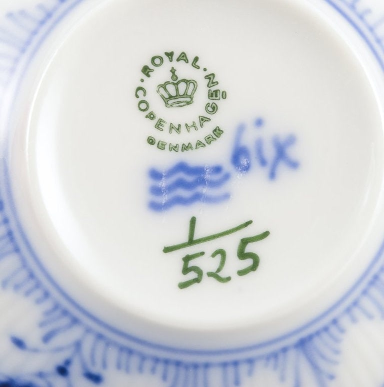 Royal Copenhagen Blue Fluted Half Lace. A set of six porcelain teacups with saucers. 1975-1979. - 6