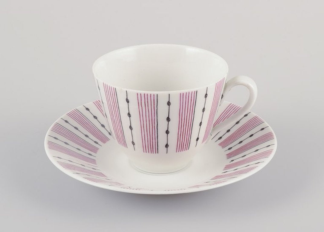 Gunnar Nylund for Rorstrand, Sweden. A set of four 'Casino' porcelain coffee cups with saucers. - 2