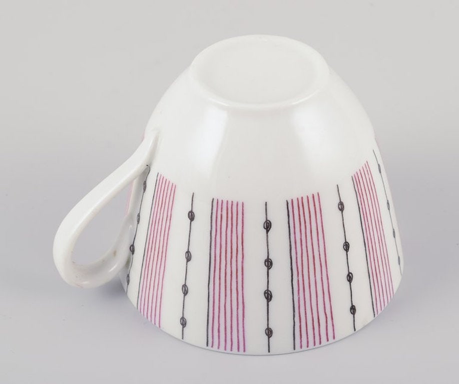 Gunnar Nylund for Rorstrand, Sweden. A set of five 'Casino' porcelain coffee cups with saucers. - 5