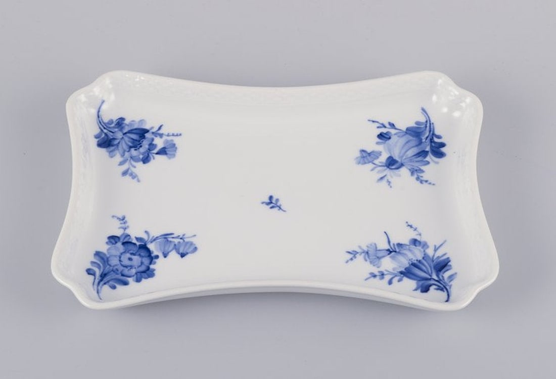Royal Copenhagen. Blue Flower Braided. Tray in porcelain. 1898-1923. - 2