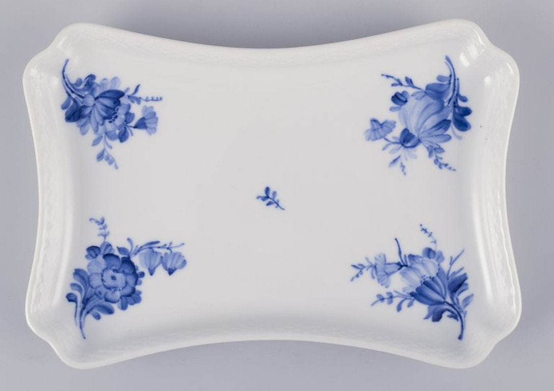 Royal Copenhagen. Blue Flower Braided. Tray in porcelain. 1898-1923. - 3
