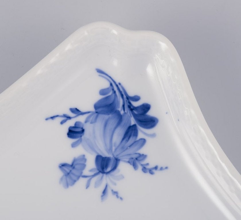 Royal Copenhagen. Blue Flower Braided. Tray in porcelain. 1898-1923. - 4