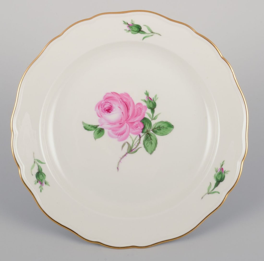 Meissen, Germany. Four lunch plates with motif of pink rose. Approx. 1920/30s. - 6