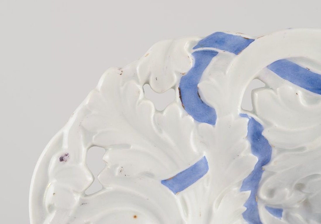 Meissen, Germany. Large square bowl in porcelain. Late 19th century. - 5