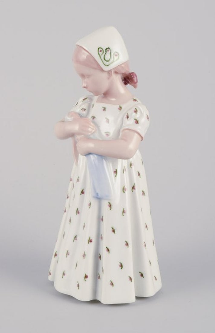 Mary Ingeborg Plockross Irminger for Bing & Grøndahll, Denmark. Porcelain figurine of a girl - 2