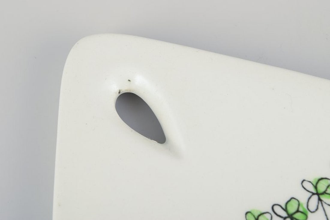 Marianne Westman for Rorstrand, Sweden. Large oval 'Picknick' cutting board in glazed porcelain. - 5