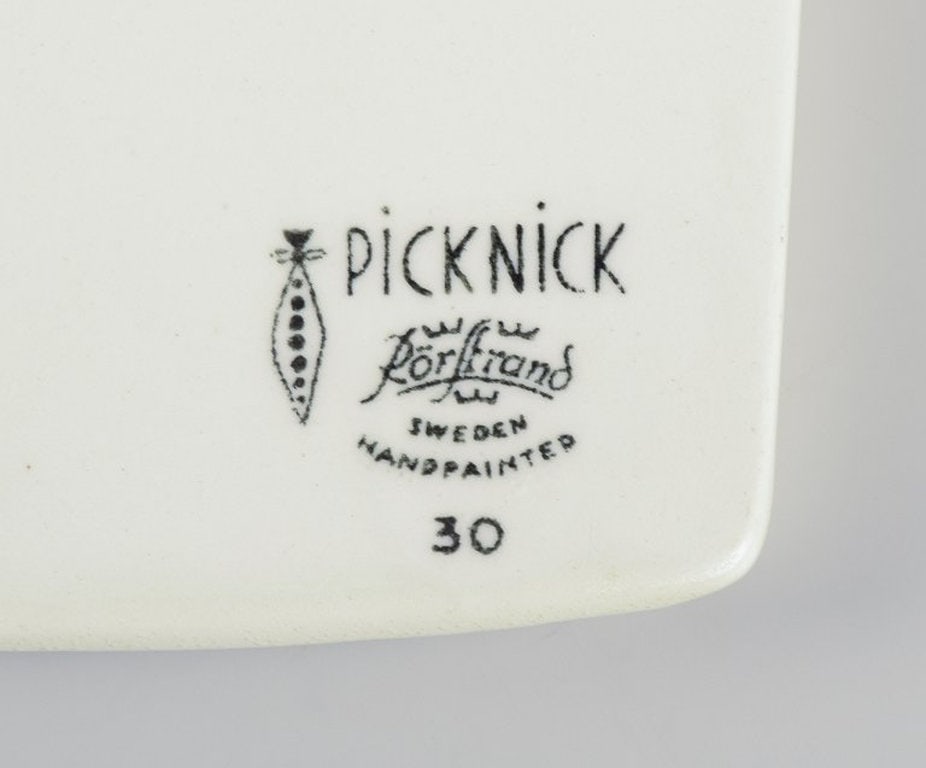 Marianne Westman for Rorstrand, Sweden. Large oval 'Picknick' cutting board in glazed porcelain. - 6