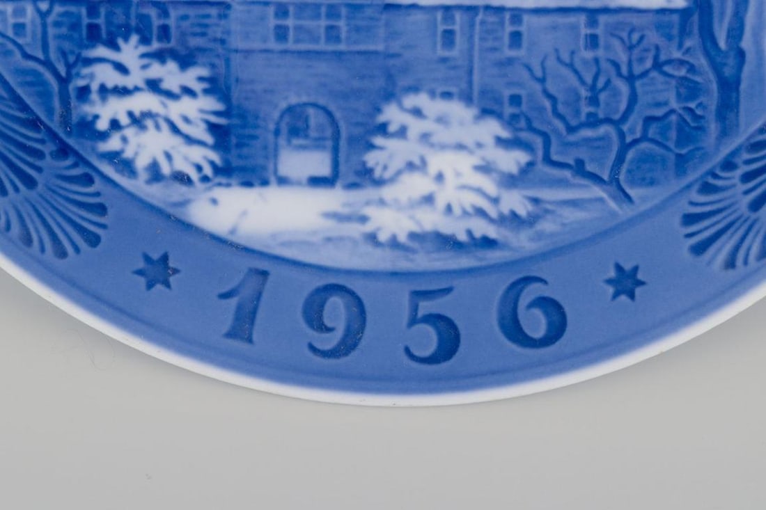 Royal Copenhagen, Denmark. Two porcelain Christmas plates from 1952 and 1956. - 7