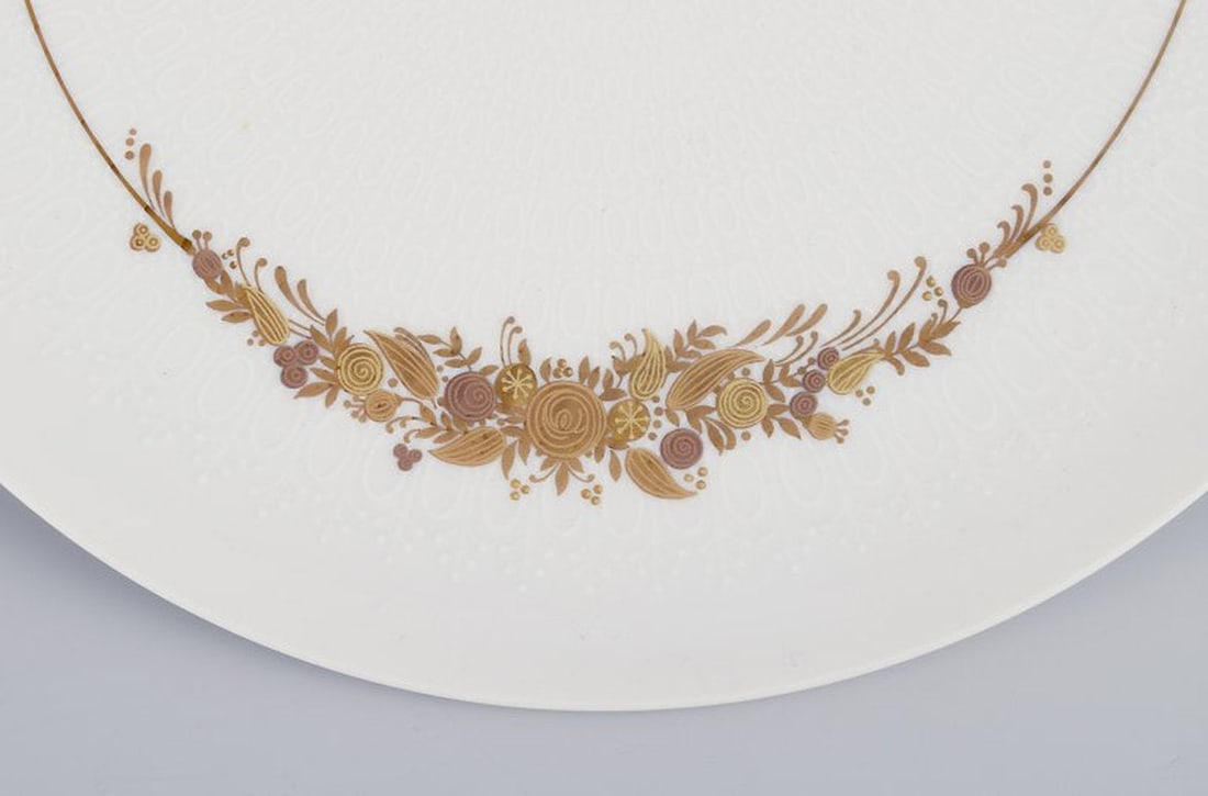 Bjørn Wiinblad for Rosenthal Studioline, Germany. A set of six 'Romanze' dinner plates in - 3