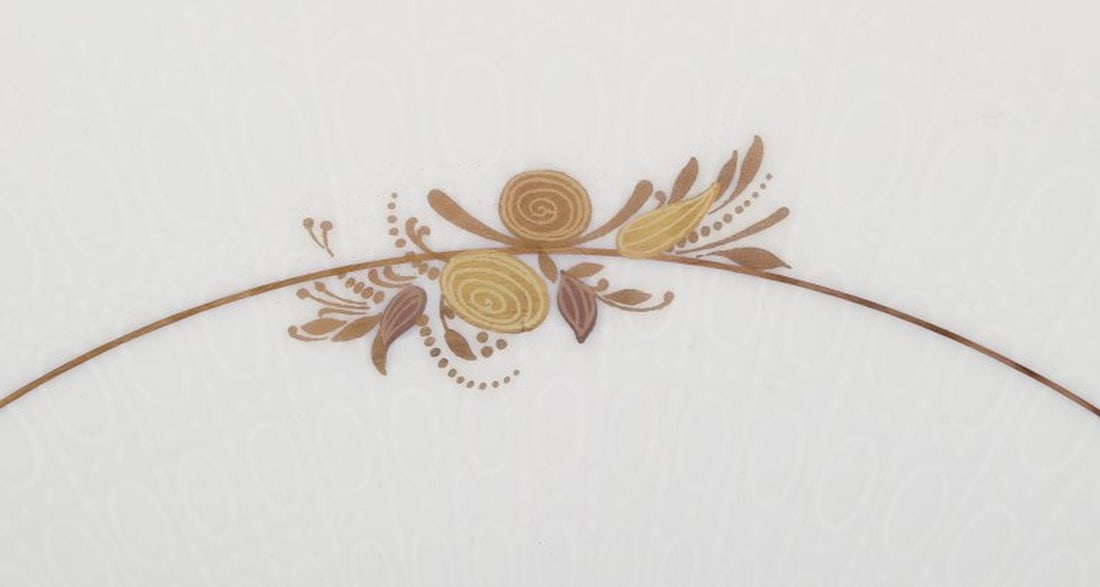 Bjørn Wiinblad for Rosenthal Studioline, Germany. A set of six 'Romanze' dinner plates in - 4