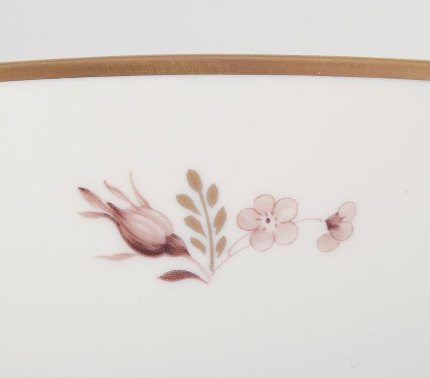 Royal Copenhagen. Brun Rose porcelain centrepiece with gold edge. 1980-1984. - 7