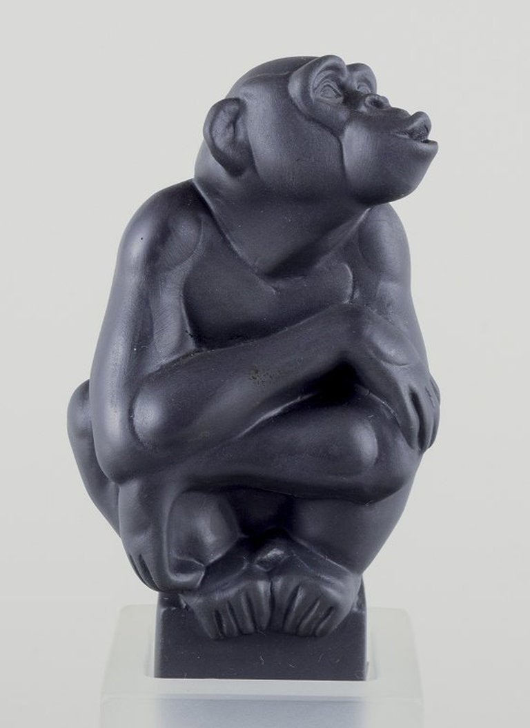 Pia Langelund for Royal Copenhagen. Chimpanzee figure in bisquit mounted on a frosted glass base. - 5