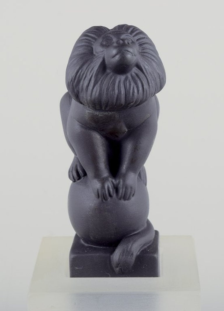 Pia Langelund for Royal Copenhagen. Black bisquit, monkey figurine mounted on a frosted glass base. - 3