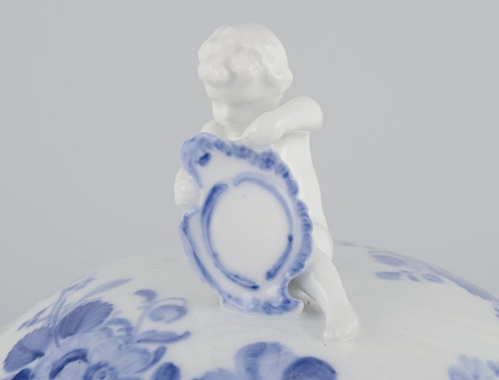 Royal Copenhagen Blue Flower Curved. Round lidded porcelain terrine with handles. Approx. 1920. - 3